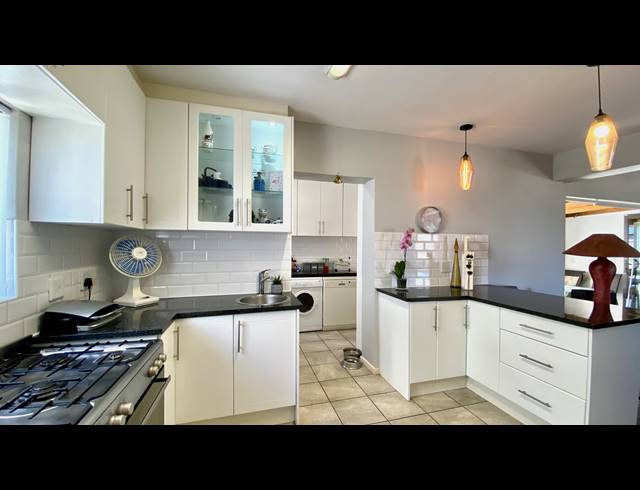 3 BEDROOM HOUSE FOR SALE IN DWARSKERSBOS